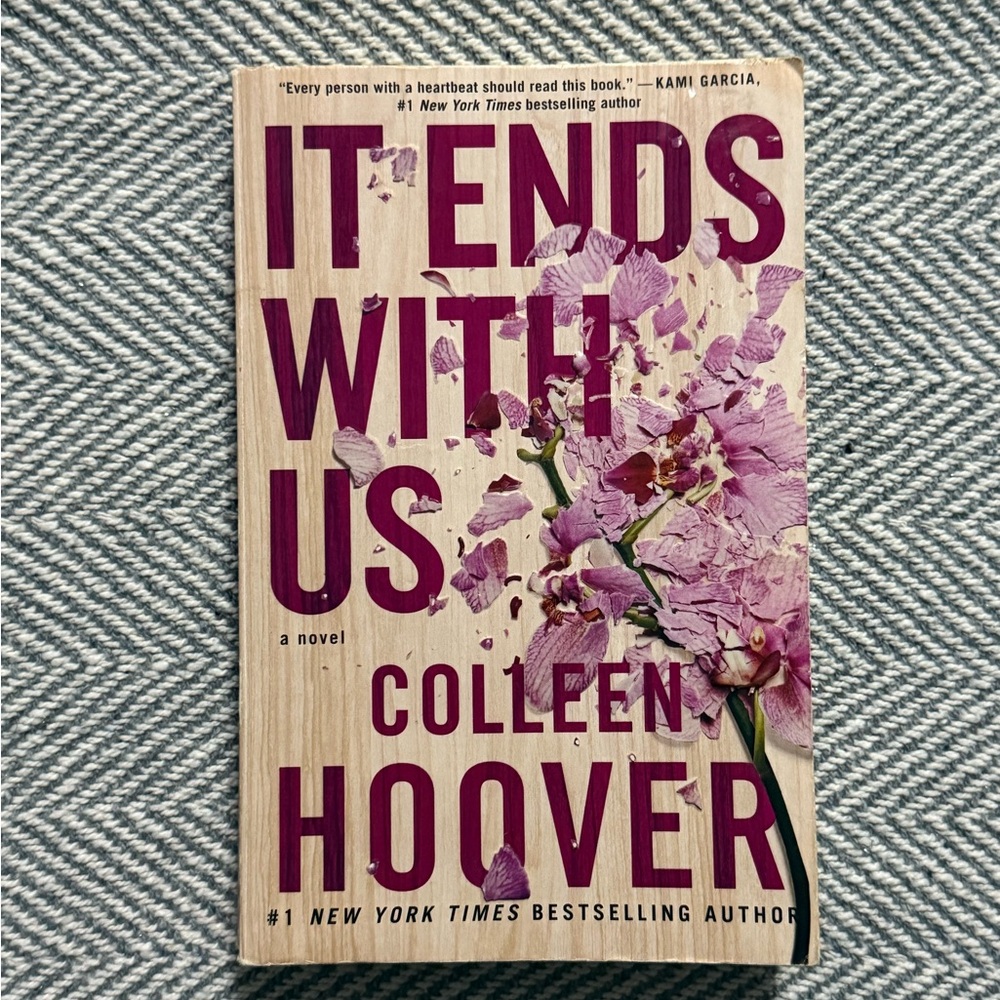 Colleen Hoover's 'It Ends With Us' Paper Back Book
